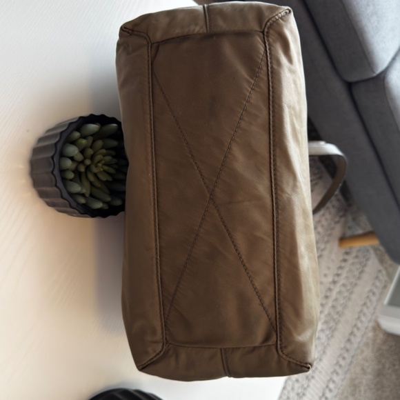 Marc Jacobs Wingman Tote Bag - Picture 9 of 12